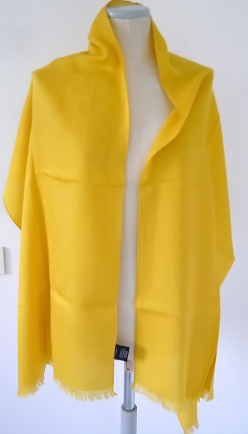 gucci yellow scarf